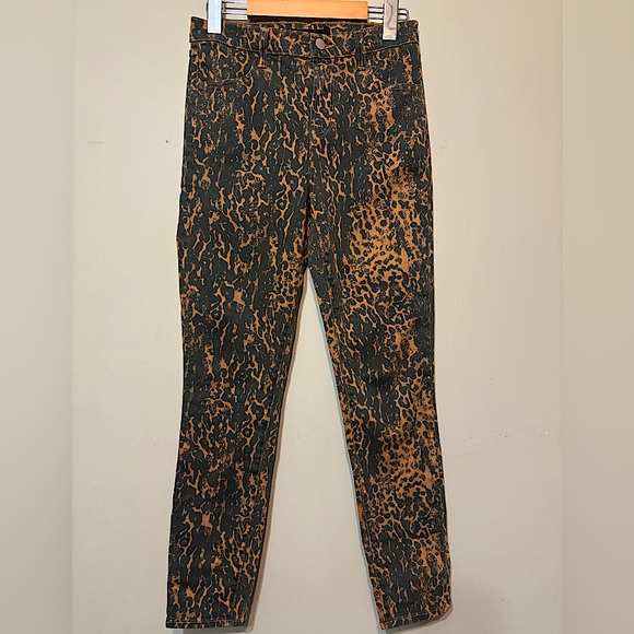 J BRAND Alana Jacquard Jeans - Picture 2 of 8